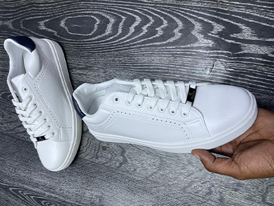 Rova men's casual sneakers in white